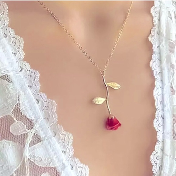 NWT!🌟EXCLUSIVE🌟 Disney’s Belle Crossbody🌹 - Picture 12 of 13